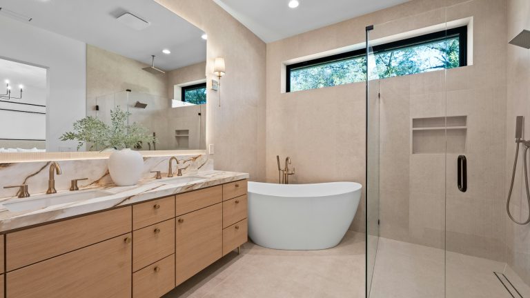 Quels spots encastrés pour une salle de bain sans fenêtre lumineuse ?